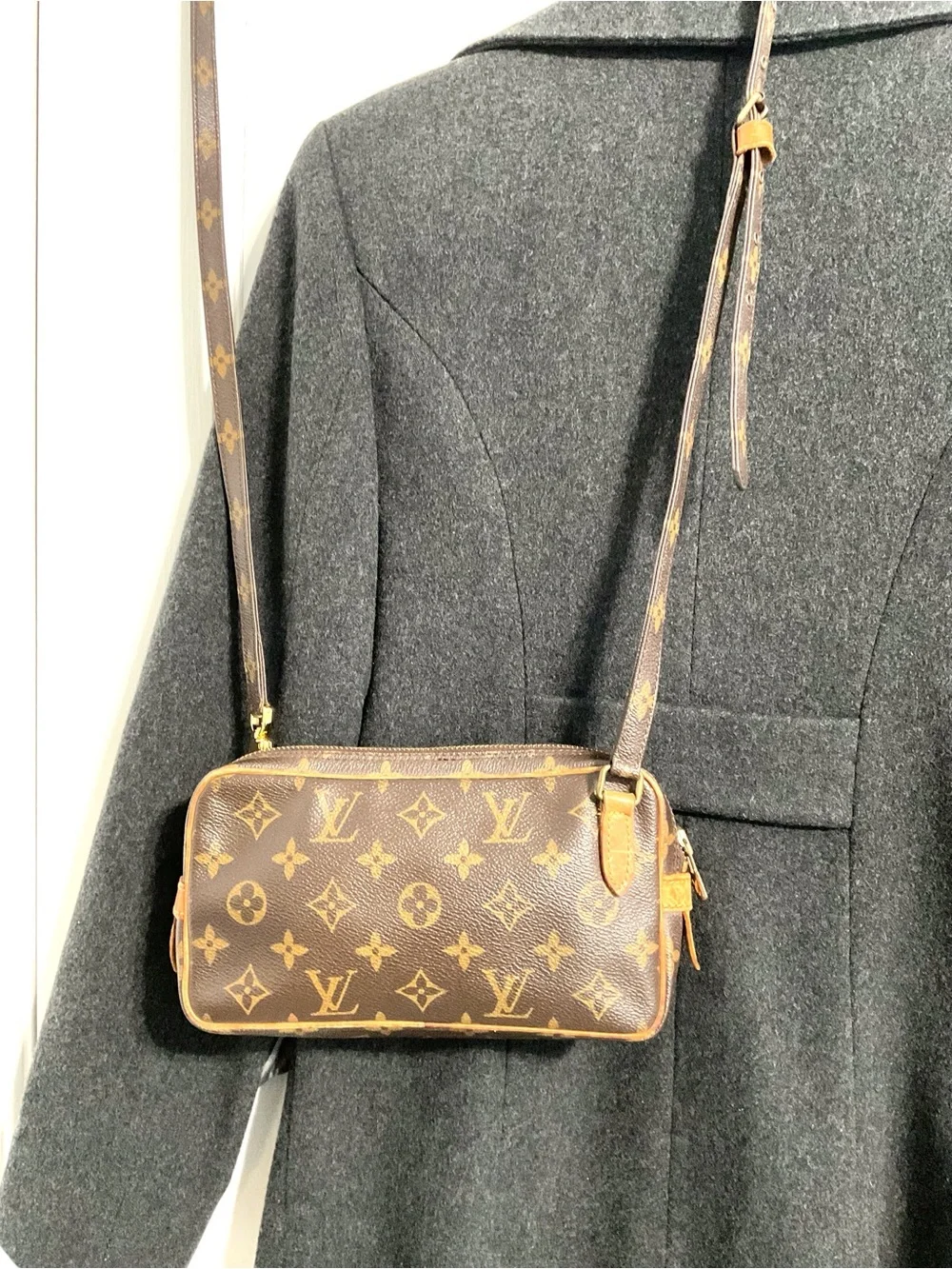✅AUTHENTIC LV Monogram POCHETTE BANDOLIER LOUIS VUITTON - Picture 3 of 13